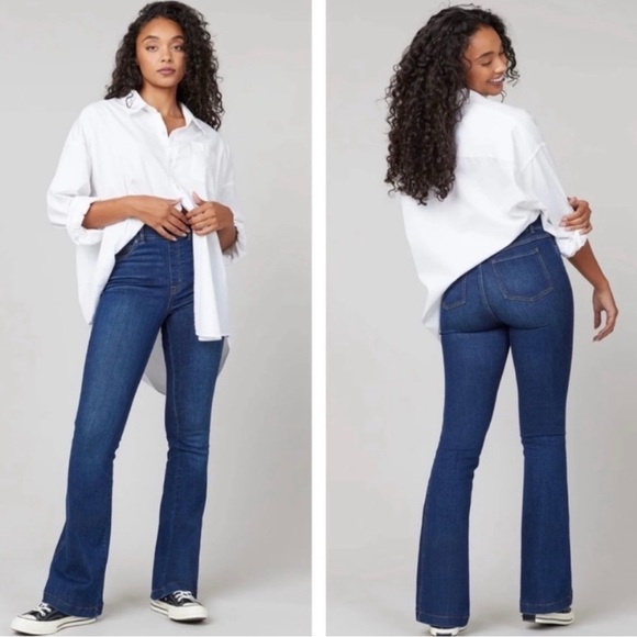 NWT SPANX 20327Q Flare Midnight Shade Pull-on Stretch Denim Jeans Size 1X Petite - Picture 1 of 16